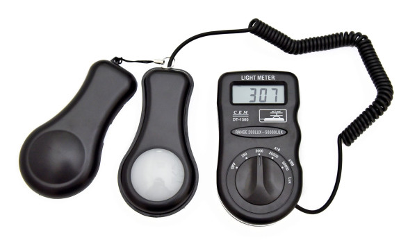 DT-1300 люксметр